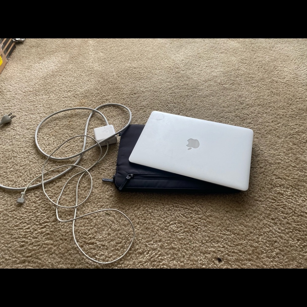 Macbook Pro 2015 - Picture 3 of 4